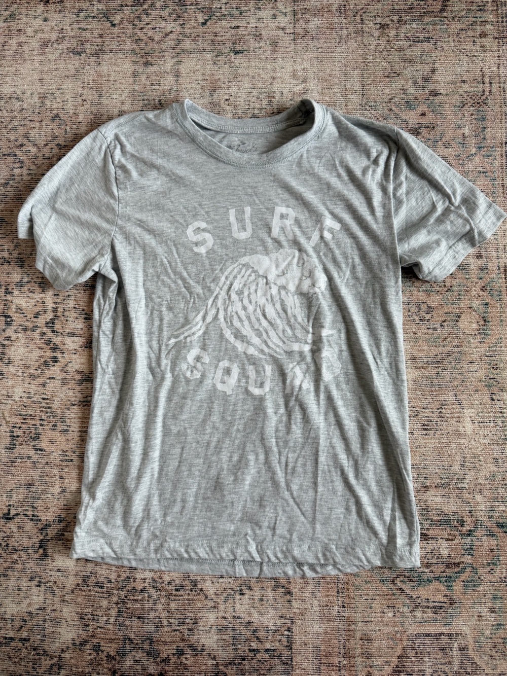 Surf Squad Women's Light Grey Short Sleeve Graphic Tee